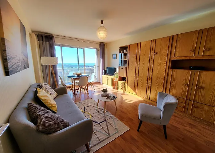 Proche Avec Parking Privatif Et Balcon - Fr-1-92-615