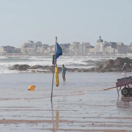 Proche Avec Parking Privatif Et Balcon - Fr-1-92-615 *